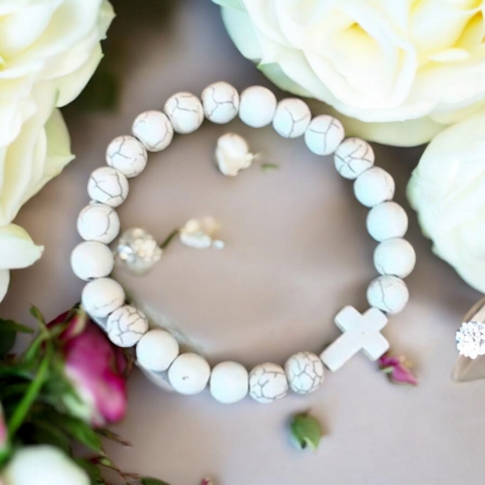 Lovely Faith‎ Vintage-Inspired Beaded Bracelet with Cross Pendant